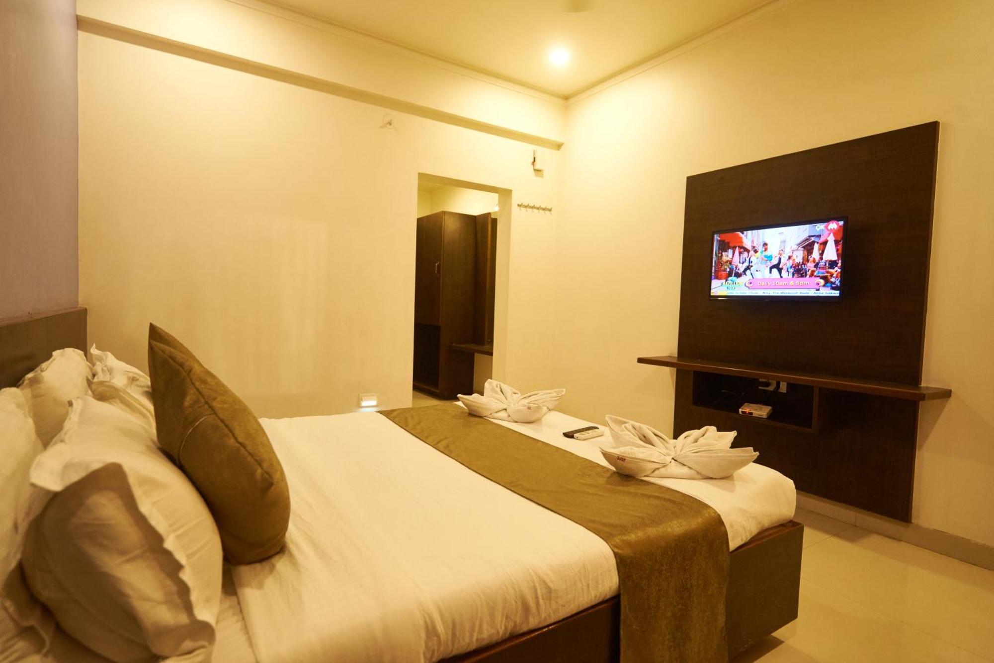Hotel Pride Inn Shirdi Bagian luar foto