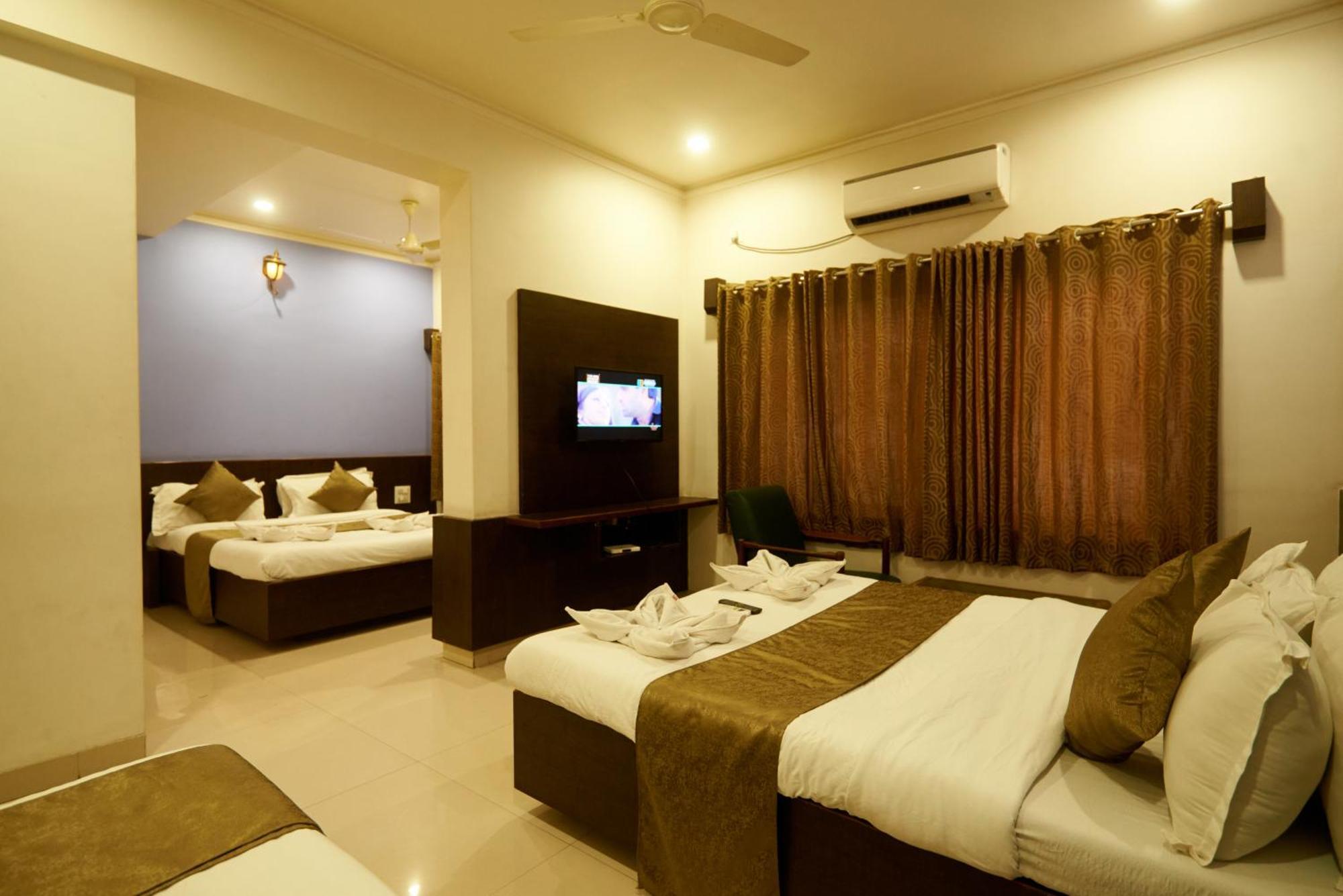 Hotel Pride Inn Shirdi Bagian luar foto