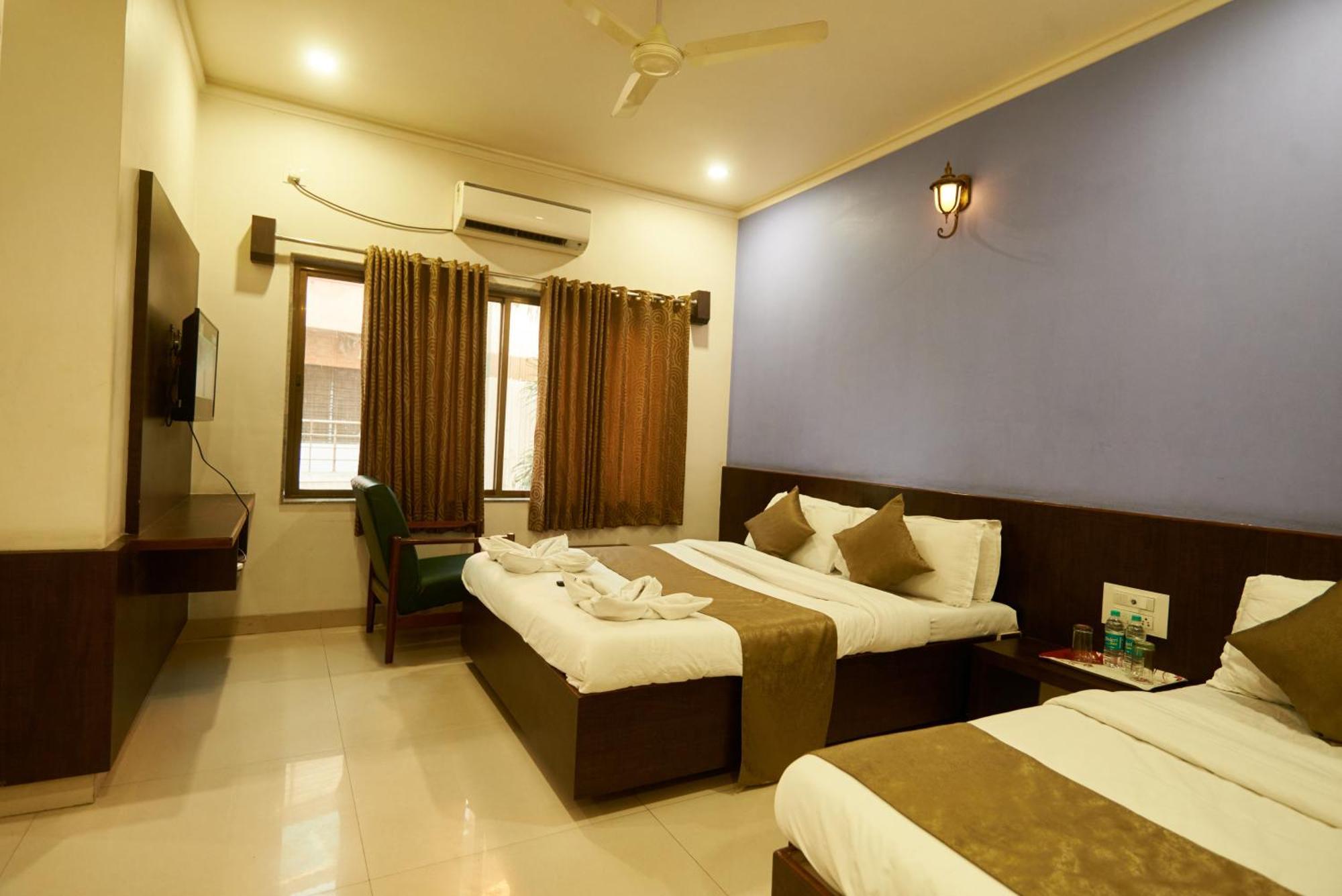 Hotel Pride Inn Shirdi Bagian luar foto