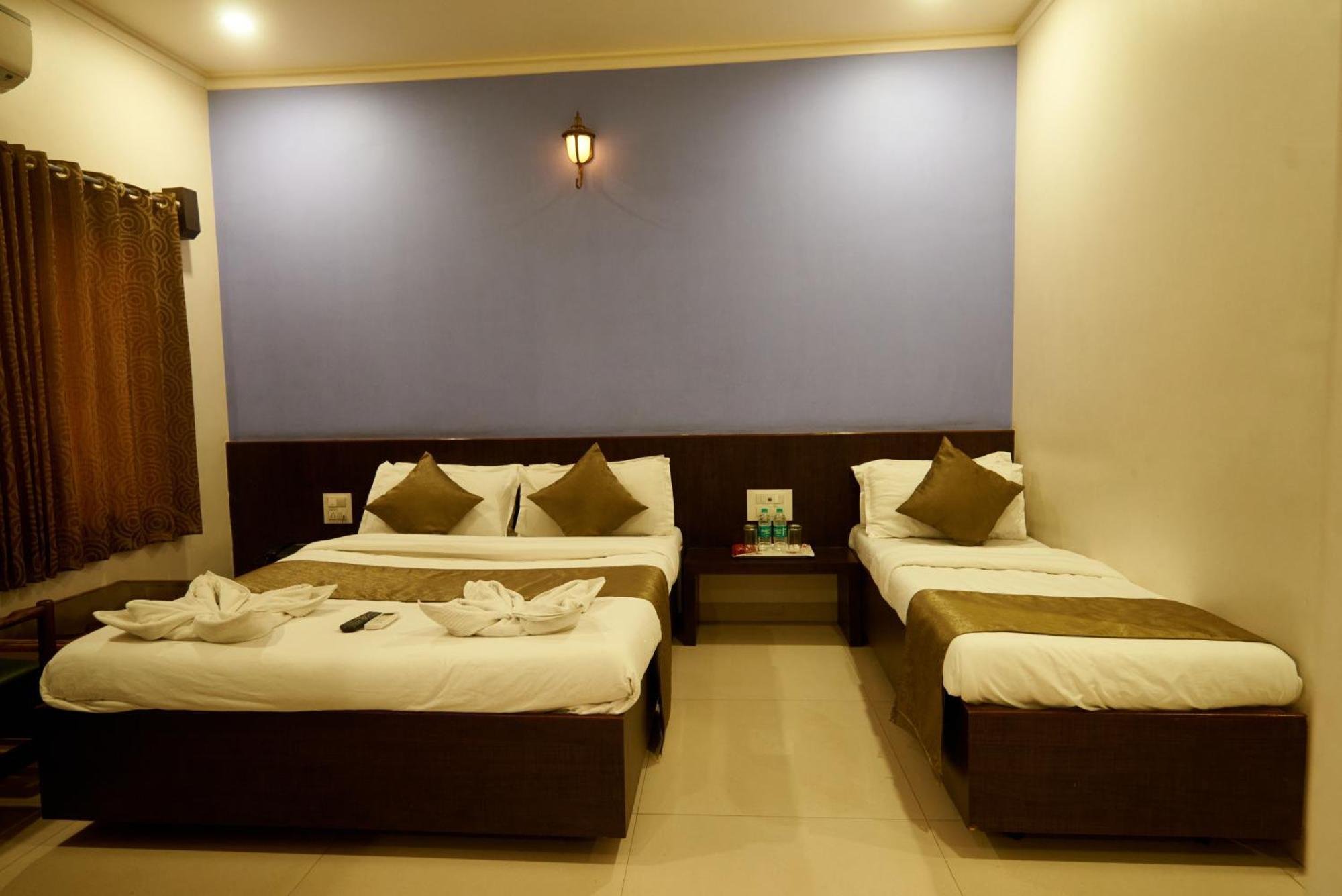 Hotel Pride Inn Shirdi Bagian luar foto