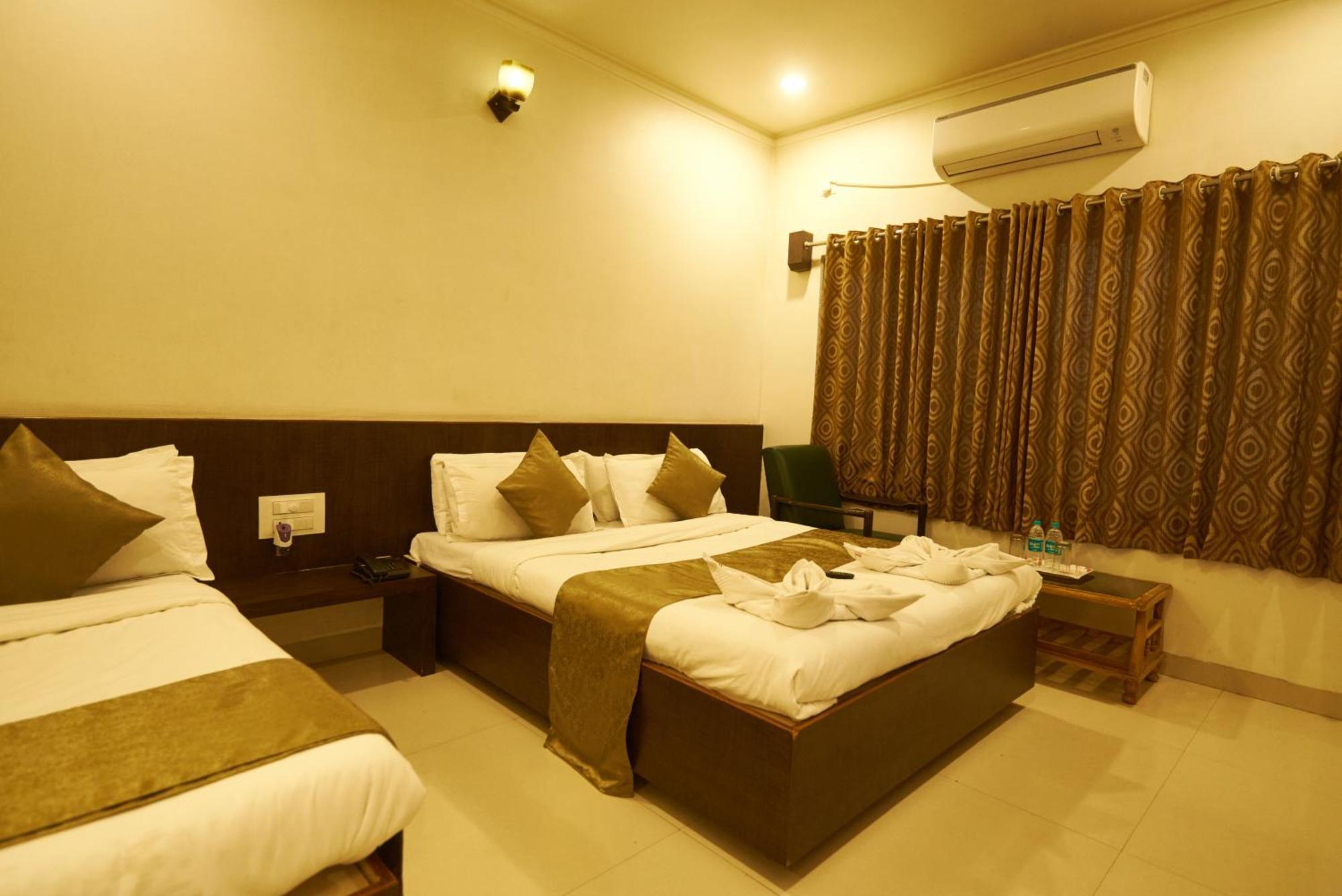 Hotel Pride Inn Shirdi Bagian luar foto